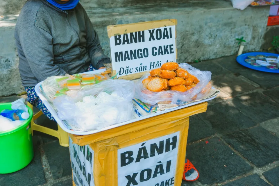 Bàn ăn tại Cao Thị Hạnh